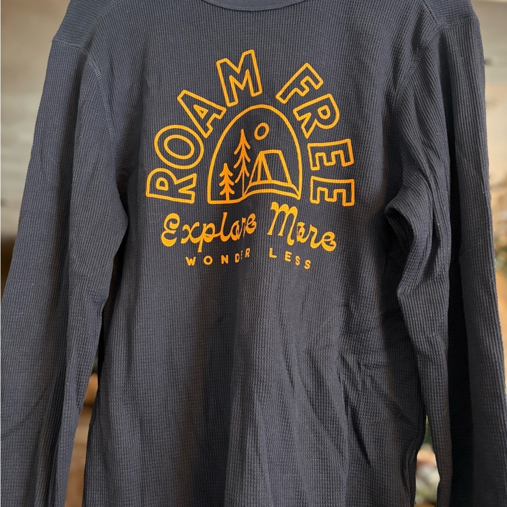 Old Navy Navy Blue Crewneck with Orange Graphic thermal MENS - Picture 3 of 3